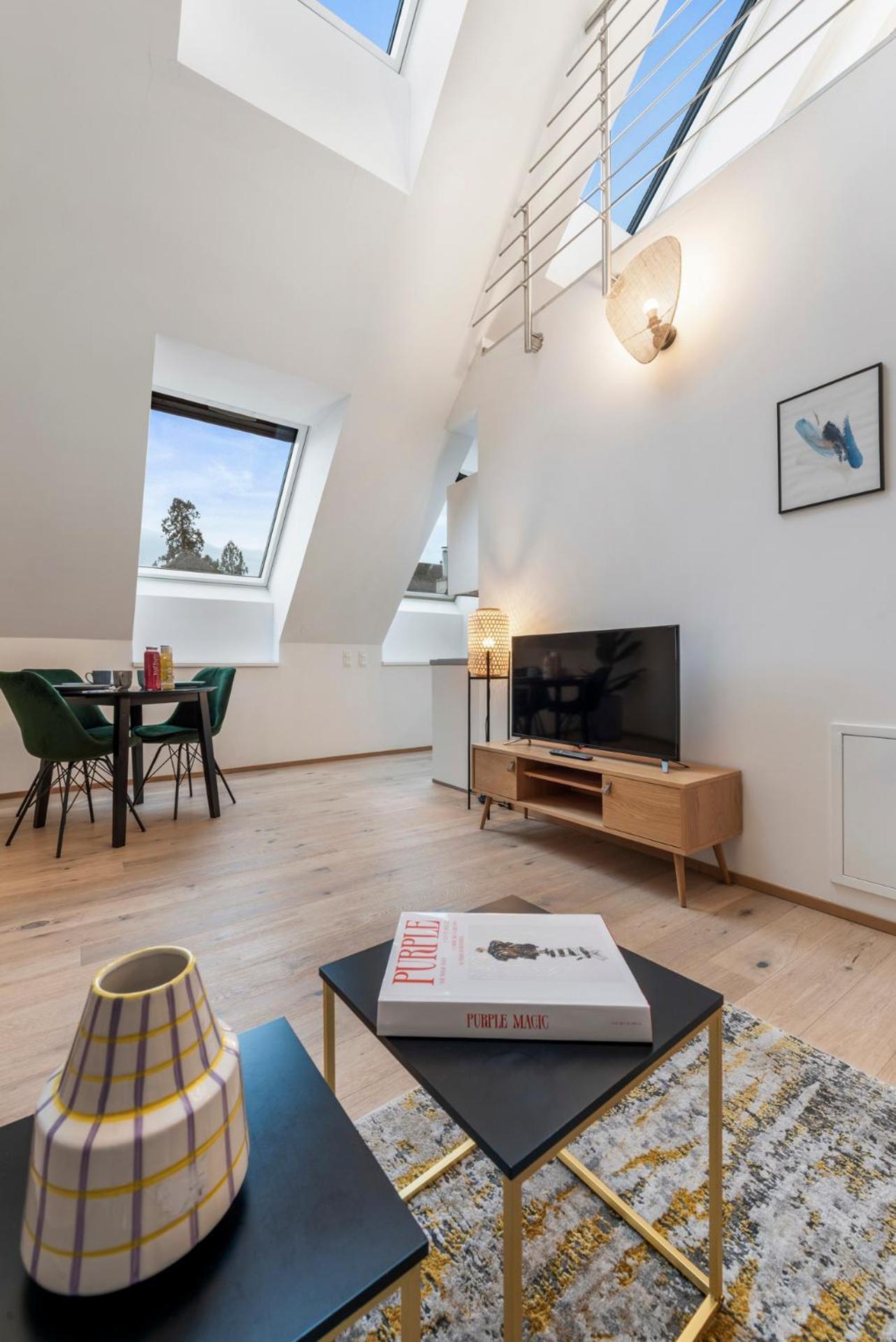 Vienna Hills Livingアパートホテル エクステリア 写真