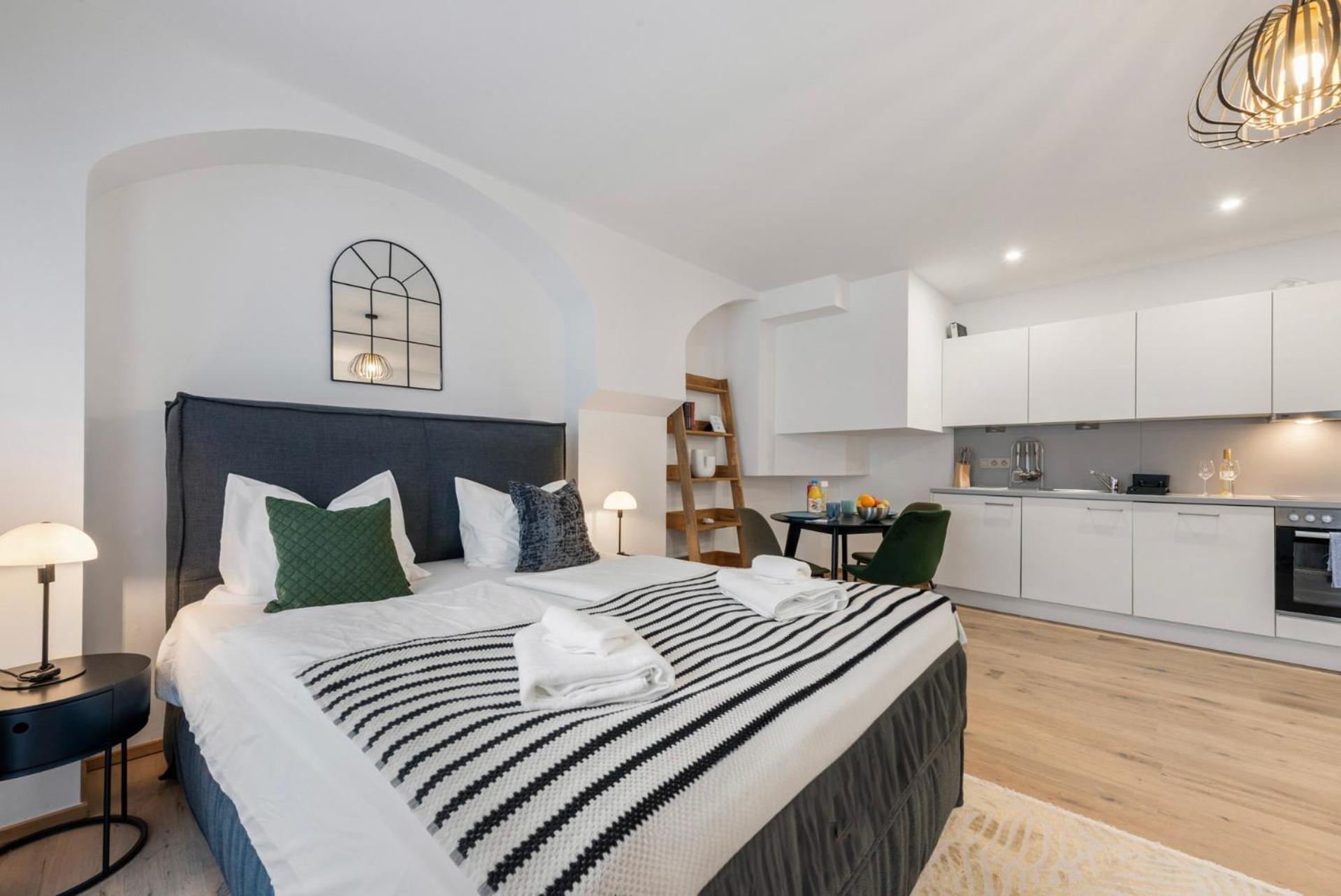 Vienna Hills Livingアパートホテル エクステリア 写真